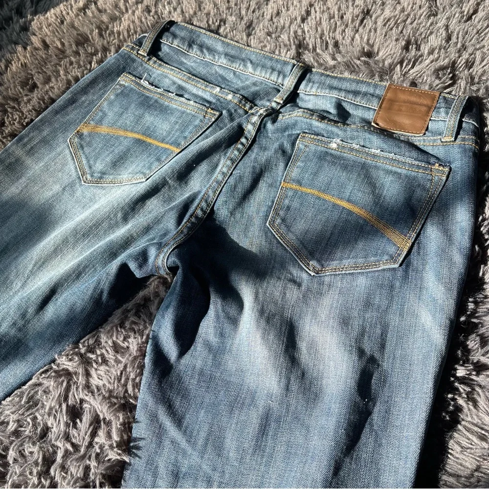 DRIFTWOOD Classic Blue Embroidered Jeans with Distressed Detailing USA Denim Y2K - Picture 8 of 10